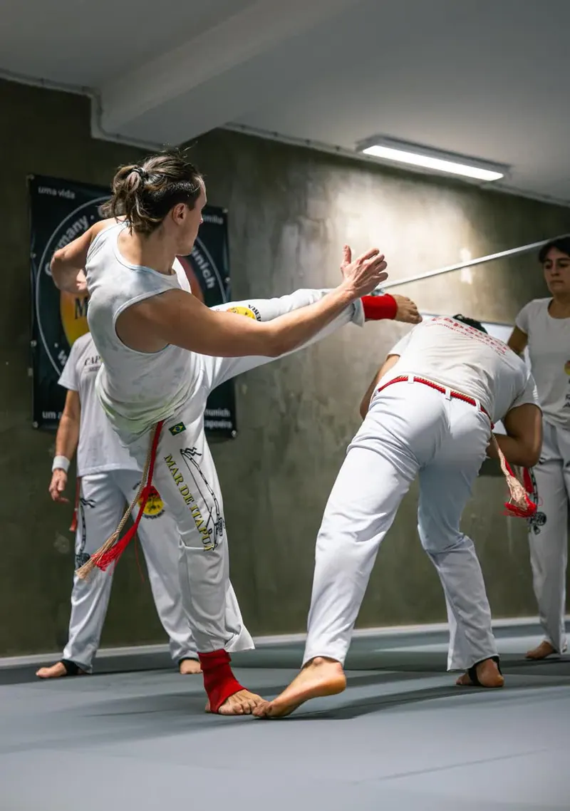 Capoeira für Erwachsene: Tritt in der Roda